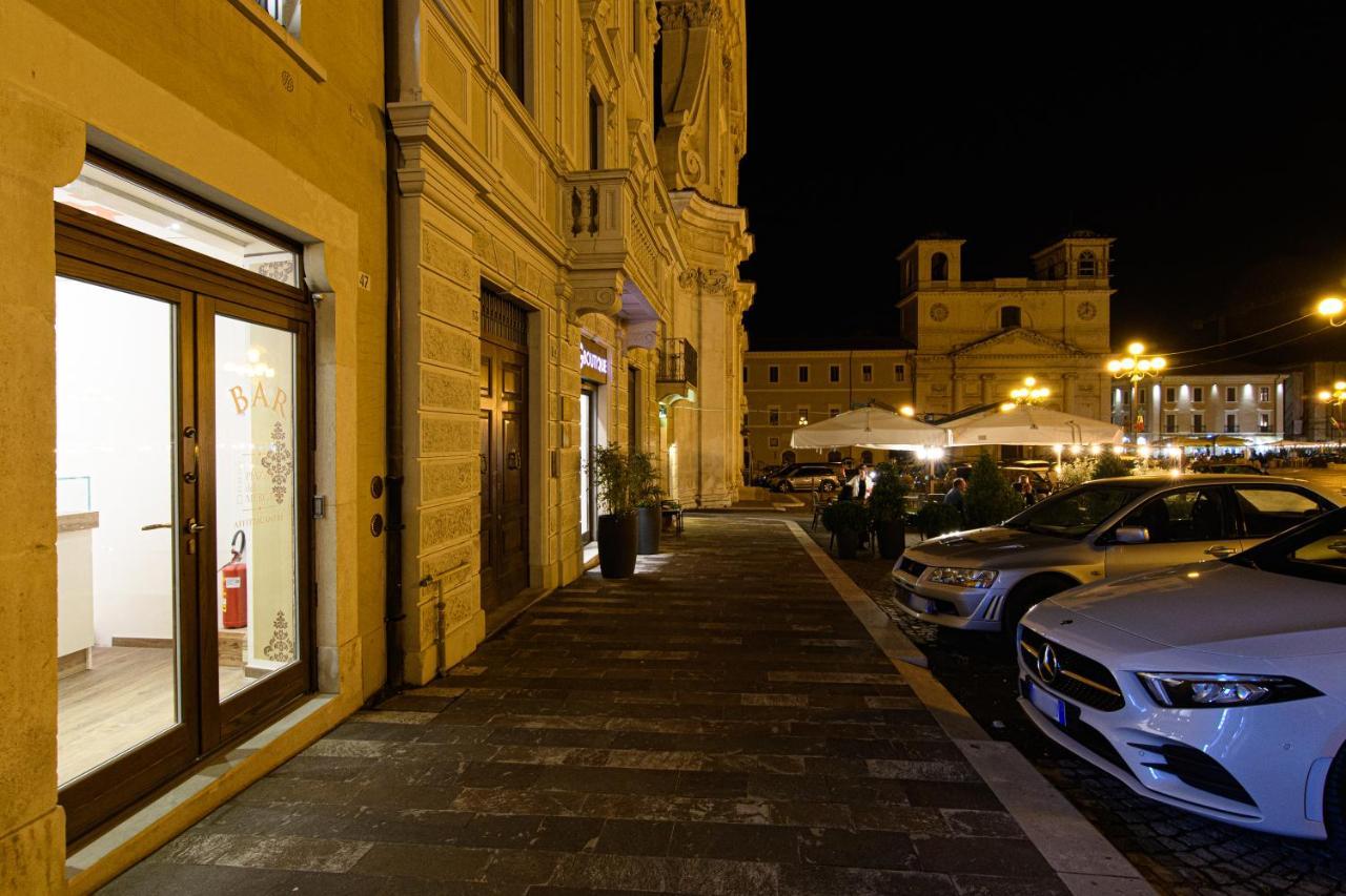 Piazza Del Mercato L'Aquila Exterior photo